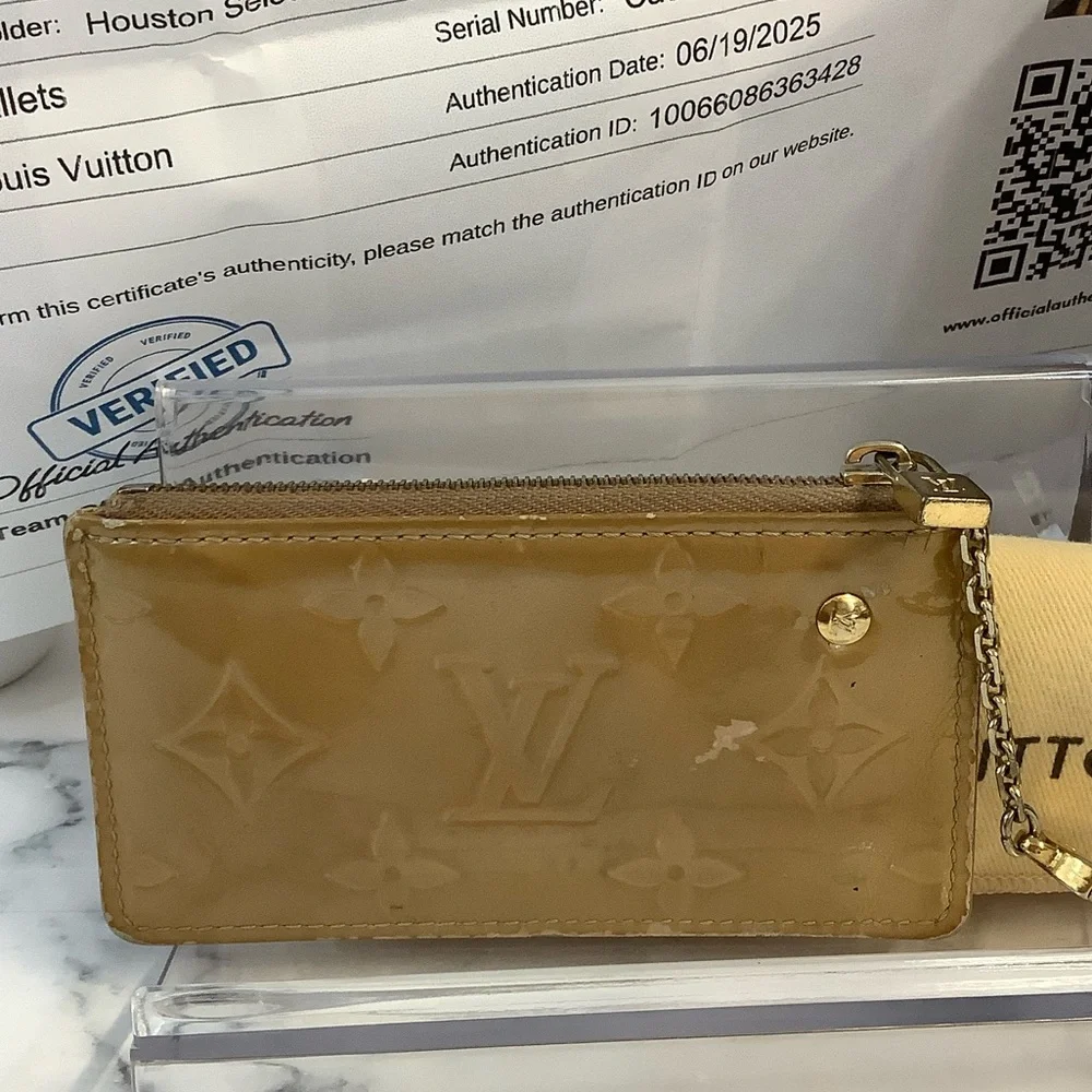 GUC Louis Vuitton Vernis Key Cles Key Holder